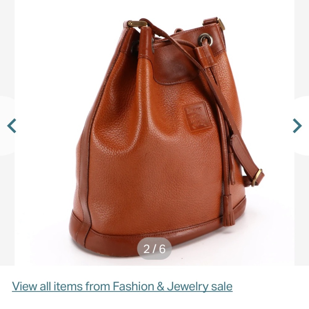 Classic vintage BURBERRYS TOTE! A definite TO ME FROM ME GIFT 👏👏👏